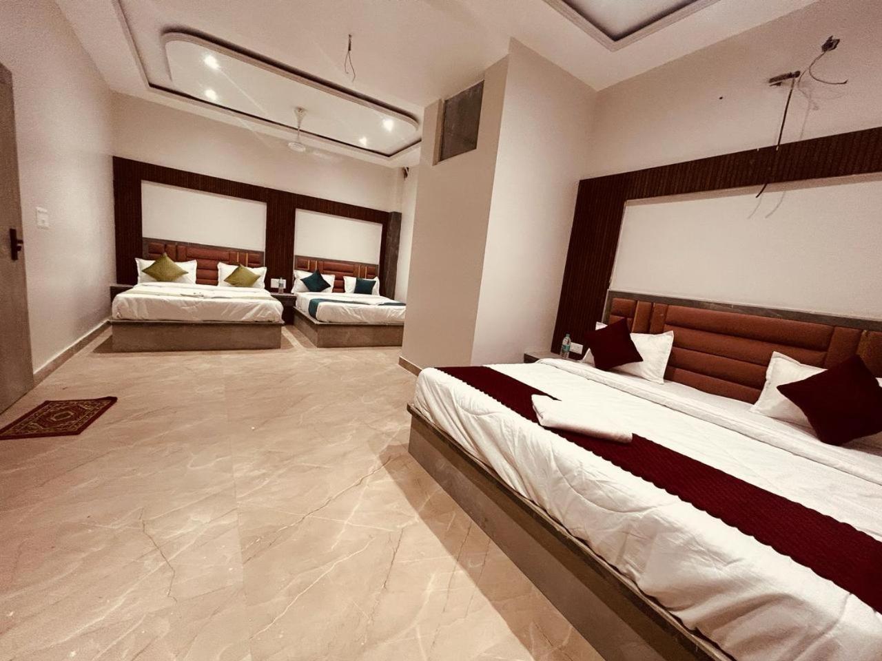 The Solitaire Express Hotel 4*