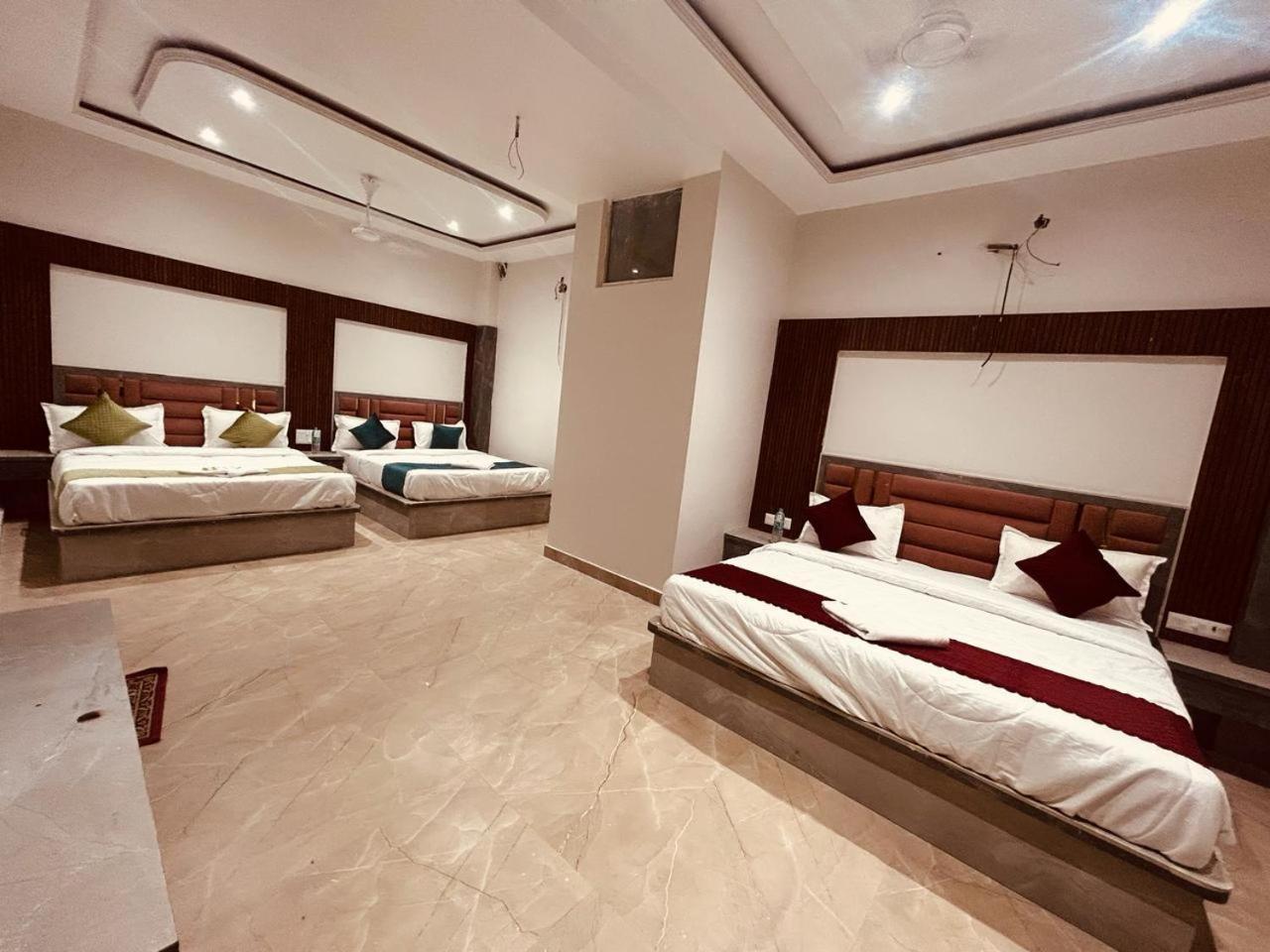 Hotel The Solitaire Express